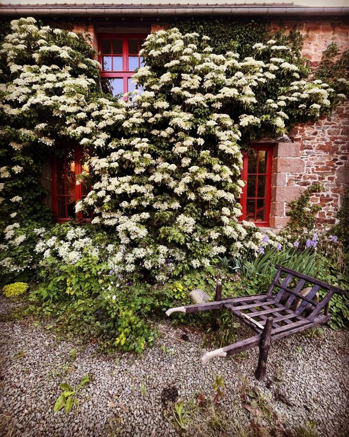 Hotel Domaine Du Tertre Ychot Dol-de-Bretagne Exterior foto
